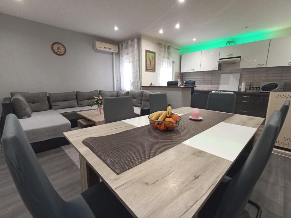 Apartamento Hukic A2 And A1 Fažana Exterior foto